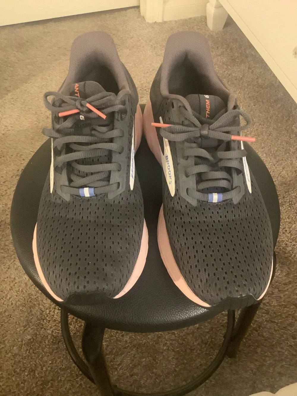 Brooks Anthem 6 Sneakers Size 8 1/2 Gray